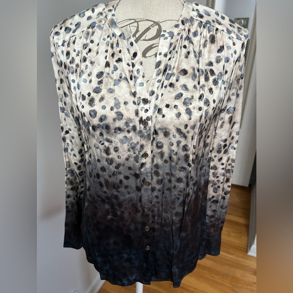 Ecru blouse New with tag